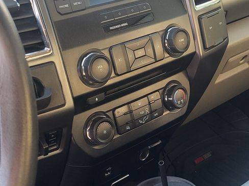 Used 2017 Ford F250 XLT image 6