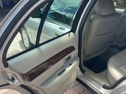 Used 2006 Mercury Grand Marquis LS RWD image 15