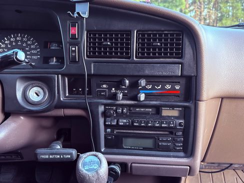 Used 1995 Toyota 4Runner SR5 AWD/4WD image 32