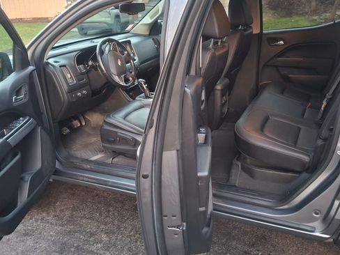 Used 2022 Chevrolet Colorado LT w/ Luxury Package image 13