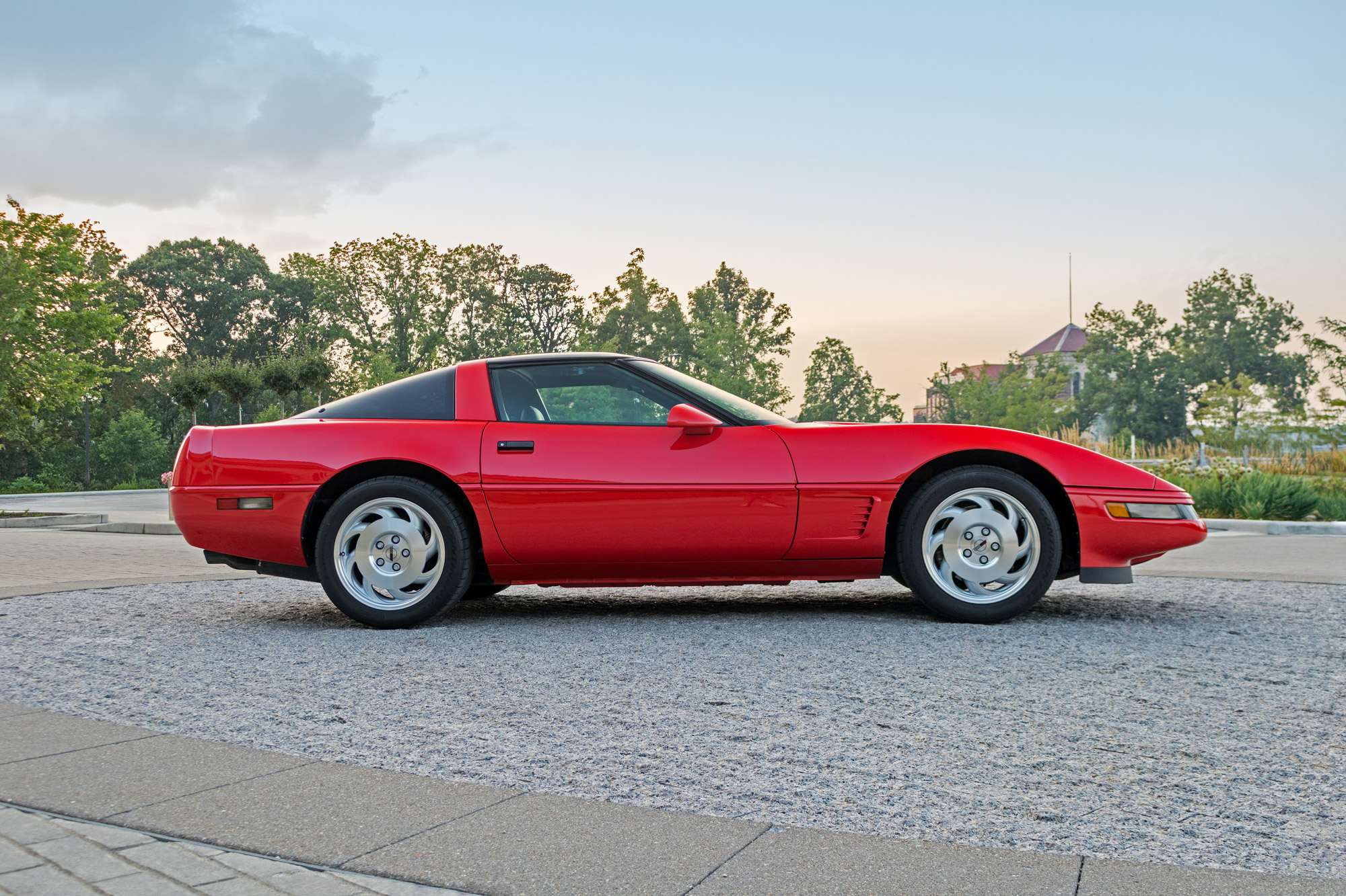 Used 1995 Chevrolet Corvette Coupe RWD image 12