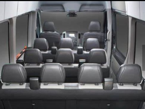 Used 2004 Dodge Sprinter 2500 w/ Cooling Group RWD image 4