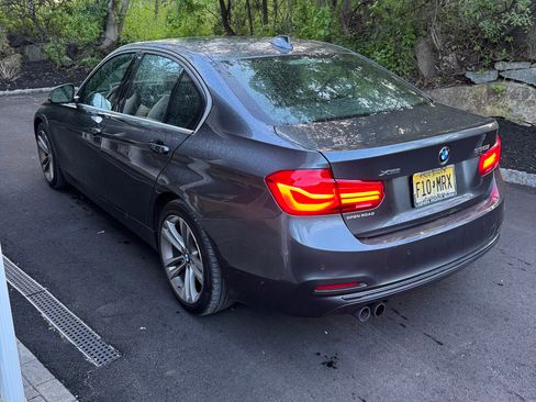 Used 2017 BMW 330i xDrive Sedan AWD/4WD image 6