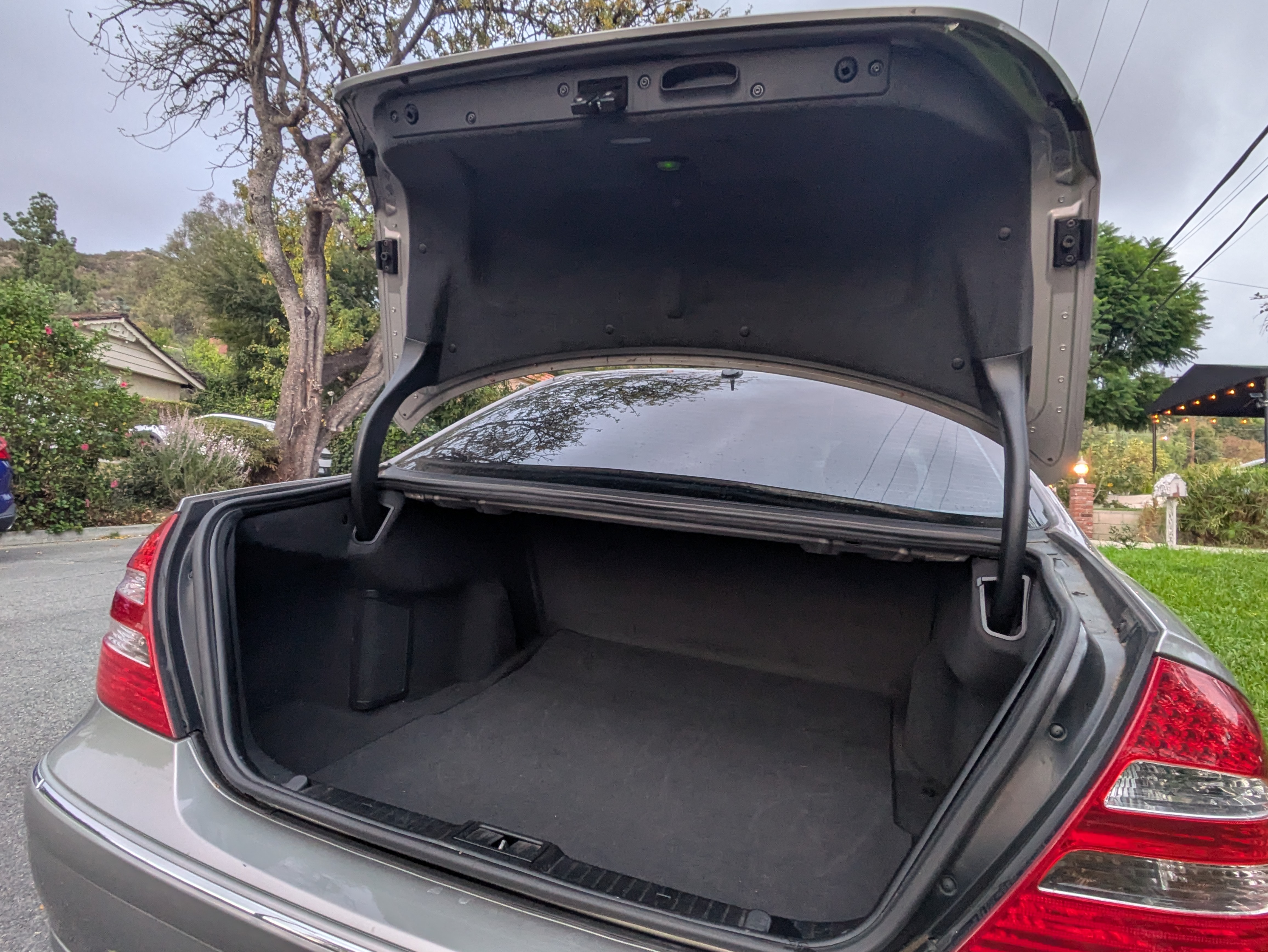 Used 2003 Mercedes-Benz E 320 Sedan image 16