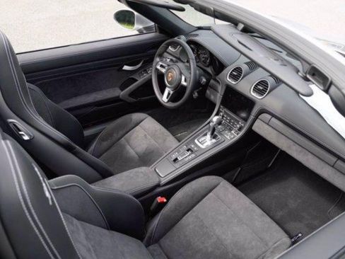 Used 2022 Porsche 718 Boxster Spyder image 14