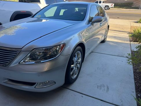 Used 2009 Lexus LS 460 RWD image 2