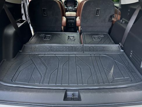 Used 2021 Chevrolet Traverse High Country w/ LPO, Floor Liner Package AWD/4WD image 12