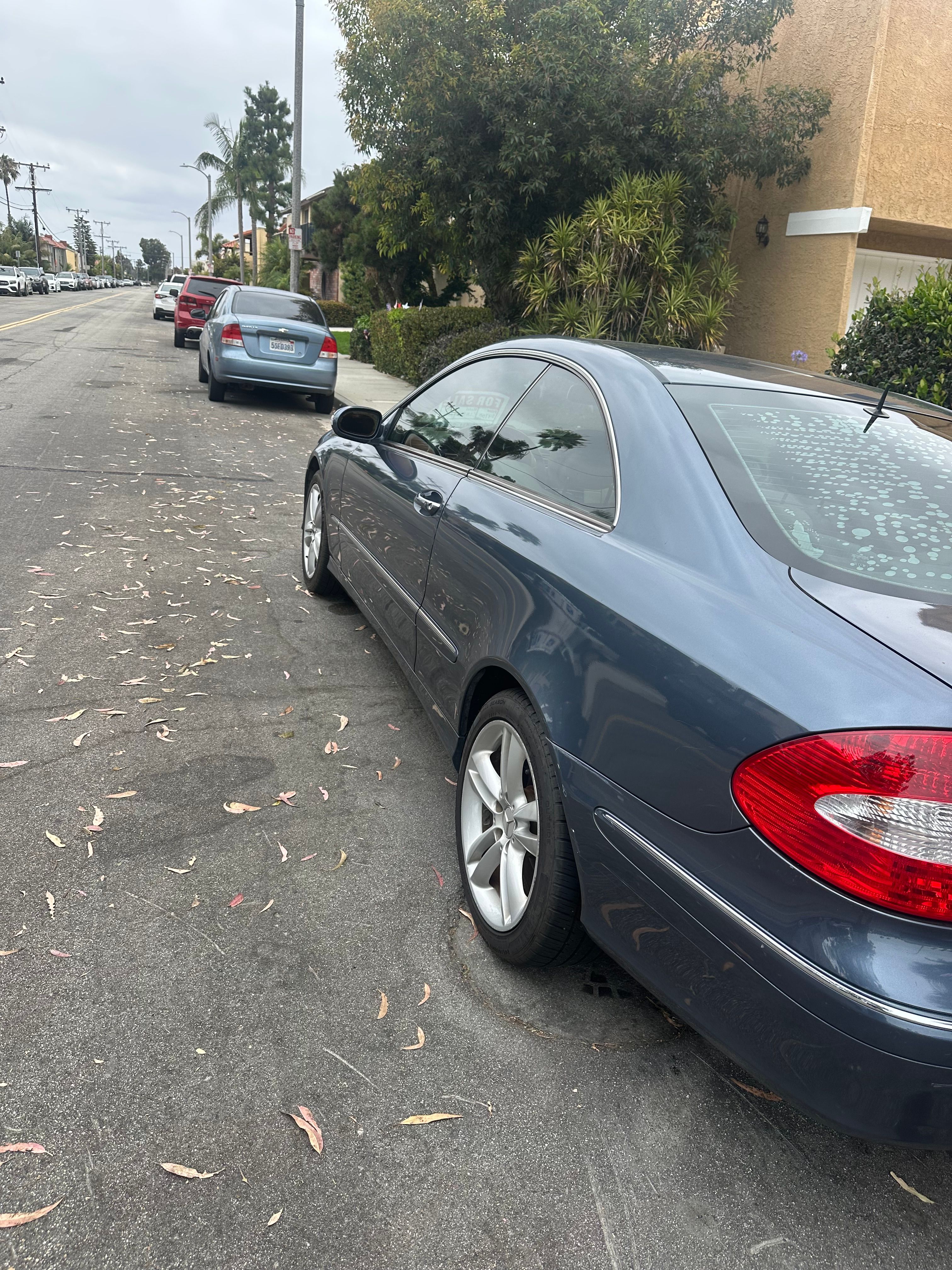 Used 2006 Mercedes-Benz CLK 350 Coupe image 1