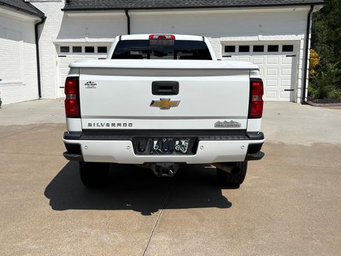 Used 2015 Chevrolet Silverado 2500 High Country AWD/4WD image 5