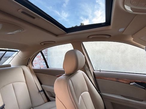 Used 2009 Mercedes-Benz E 350 Sedan image 11