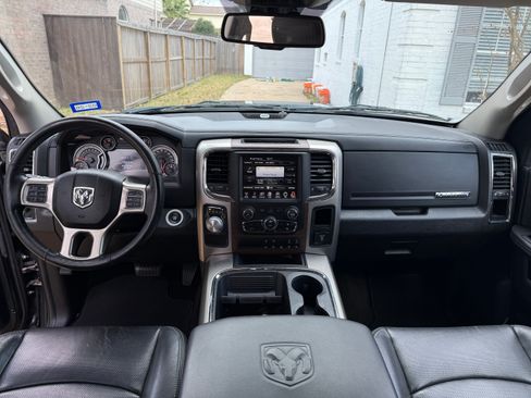 Used 2016 RAM 1500 Laramie w/ Convenience Group image 9