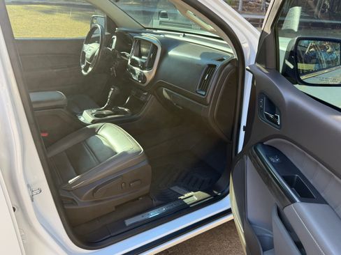 Used 2021 GMC Canyon Denali image 17