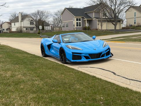 Used 2024 Chevrolet Corvette Z06 image 2