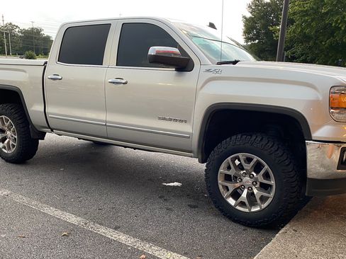 Used 2015 GMC Sierra 1500 SLT w/ SLT Crew Cab Value Package image 1