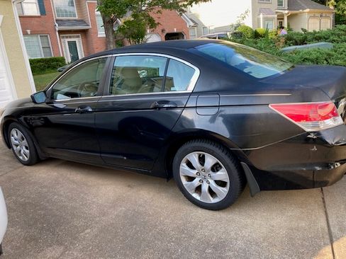 Used 2009 Honda Accord EX image 2