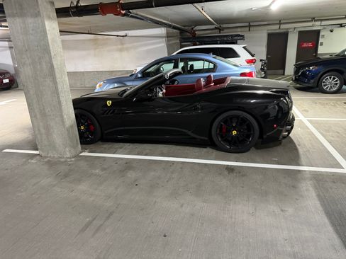 Used 2012 Ferrari California image 6