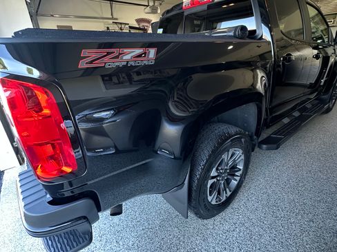 Used 2021 Chevrolet Colorado Z71 w/ Safety Package AWD/4WD image 26