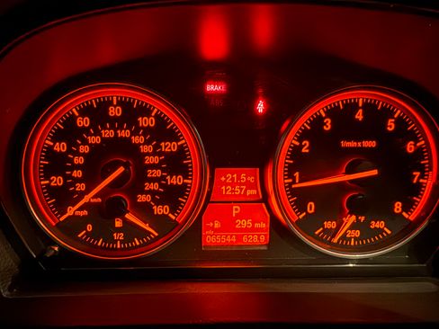 Used 2011 BMW 335i Convertible image 13