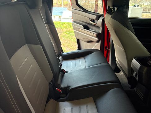 Used 2024 Toyota Tacoma TRD Off-Road image 6