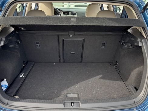 Used 2017 Volkswagen Golf Wolfsburg Edition image 14