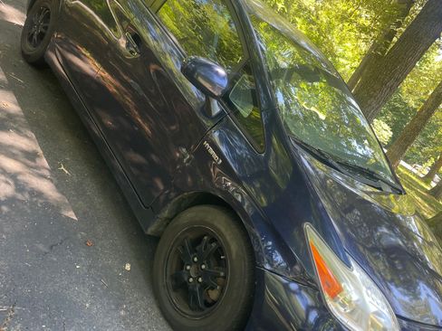 Used 2012 Toyota Prius Two w/ Preferred Accessory Pkg FWD image 5