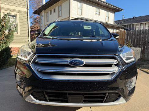 Used 2018 Ford Escape Titanium w/ Ford Safe & Smart Package image 5