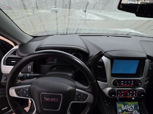 Used 2016 GMC Yukon XL SLT w/ Premium Edition image 11