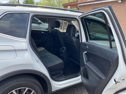 Used 2020 Volkswagen Tiguan SE w/ Panoramic Sunroof Package AWD/4WD image 5