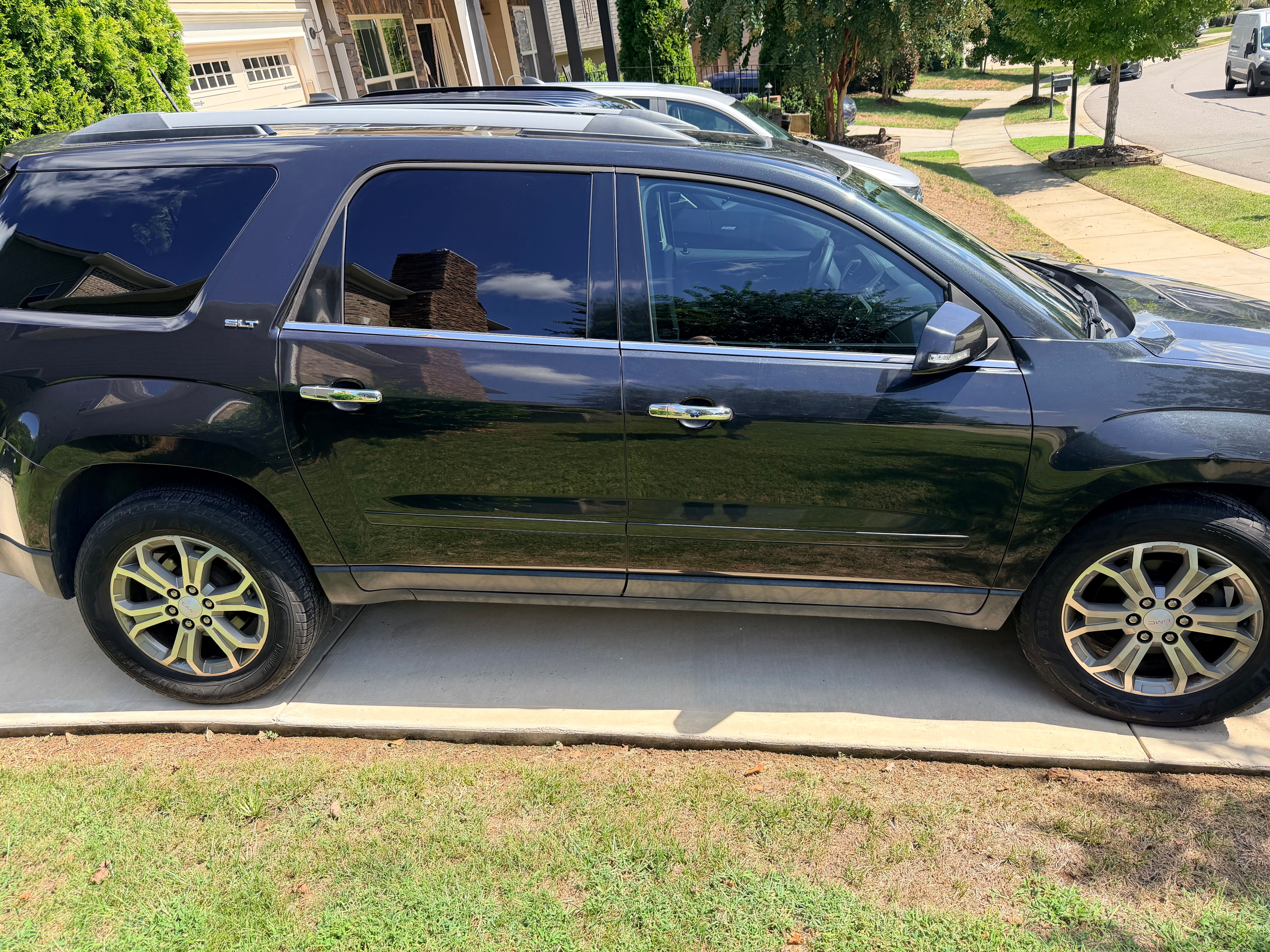 Used 2015 GMC Acadia SLT FWD image 8