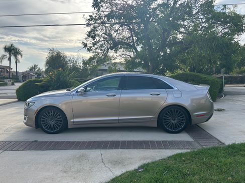 Used 2018 Lincoln MKZ Reserve w/ Luxury Package AWD/4WD image 4