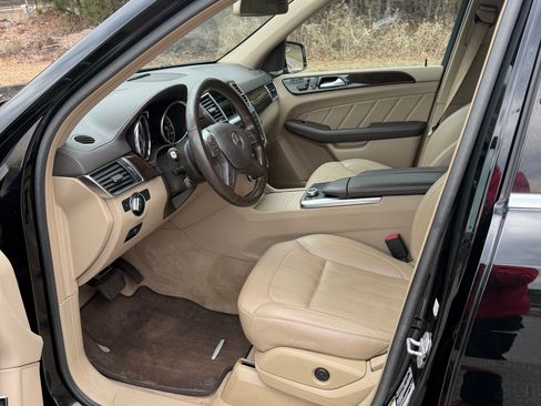 Used 2015 Mercedes-Benz GL 450 4MATIC w/ Appearance Package image 5