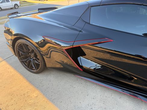 Used 2025 Chevrolet Corvette Z06 w/ Battery Protection Package image 11