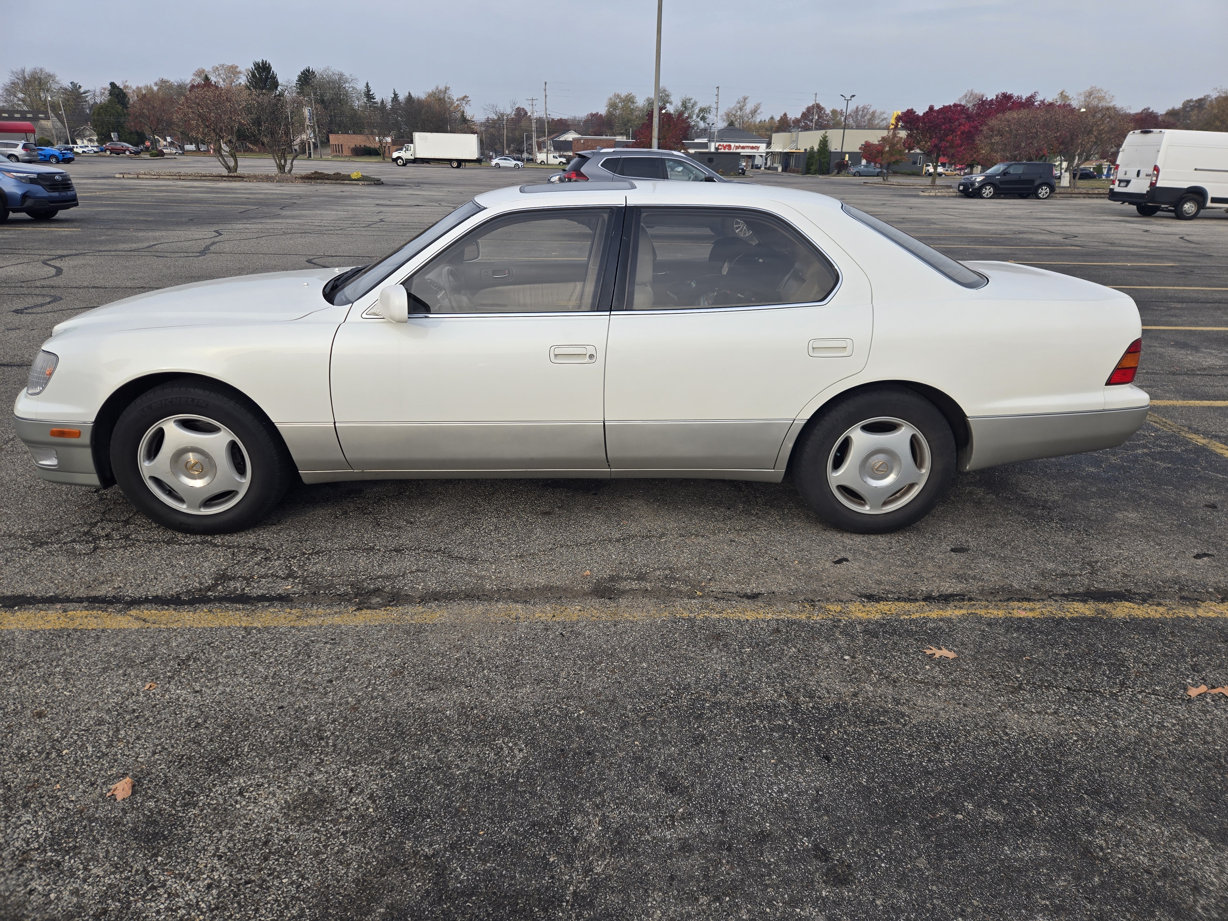 Used 1998 Lexus LS 400 RWD image 2