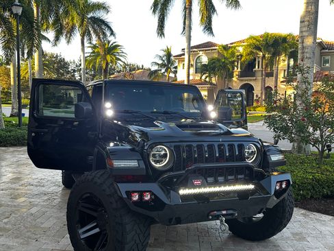 Used 2022 Jeep Wrangler Unlimited Rubicon w/ Trailer Tow Package AWD/4WD image 19
