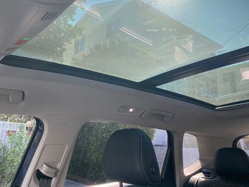 Used 2023 Volkswagen Taos SE image 6