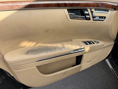 Used 2010 Mercedes-Benz S 550 image 9