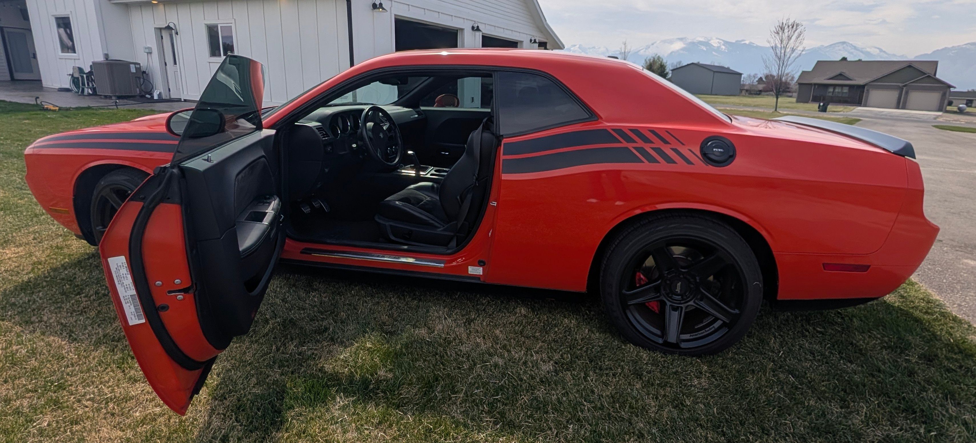 Used 2009 Dodge Challenger SRT8 w/ SRT Option Group II RWD image 10