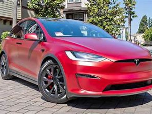 Used 2023 Tesla Model X image 1