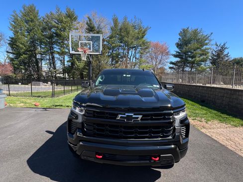 Used 2023 Chevrolet Silverado 1500 LT Trail Boss w/ Convenience Package II image 4