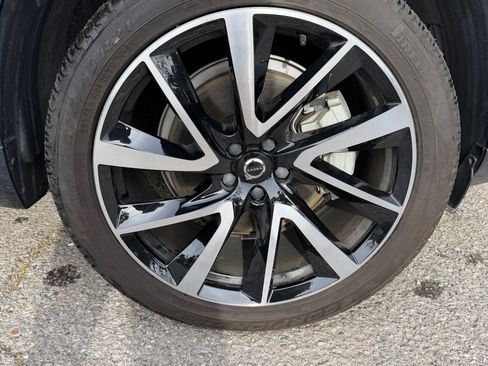 Used 2025 Volvo XC90 B6 Plus w/ Protection Package Premier image 14