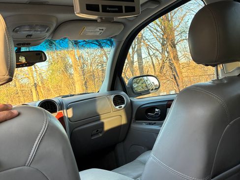 Used 2007 GMC Envoy Denali image 12