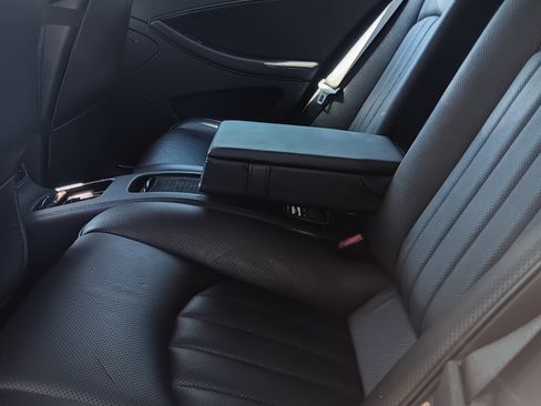 Used 2007 Mercedes-Benz CLS 550 image 4