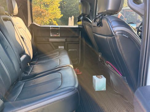 Used 2022 Ford F450 Platinum image 16