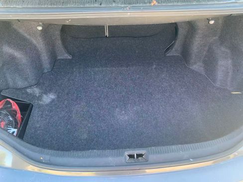 Used 2011 Toyota Camry LE image 11