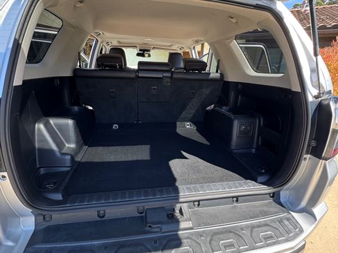 Used 2018 Toyota 4Runner TRD Off-Road Premium w/ Convenience Package image 9