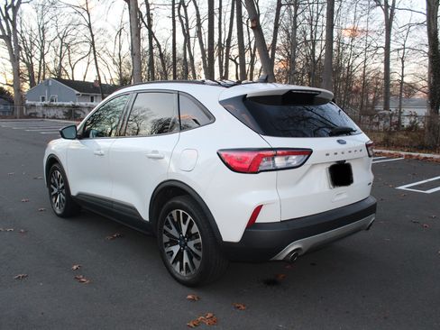 Used 2020 Ford Escape SE Sport image 4