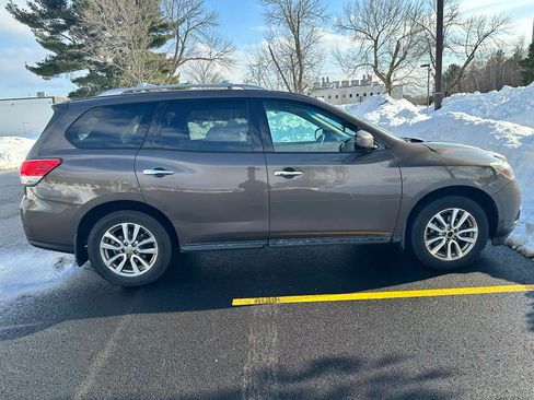 Used 2015 Nissan Pathfinder SV w/ Cargo Package image 6