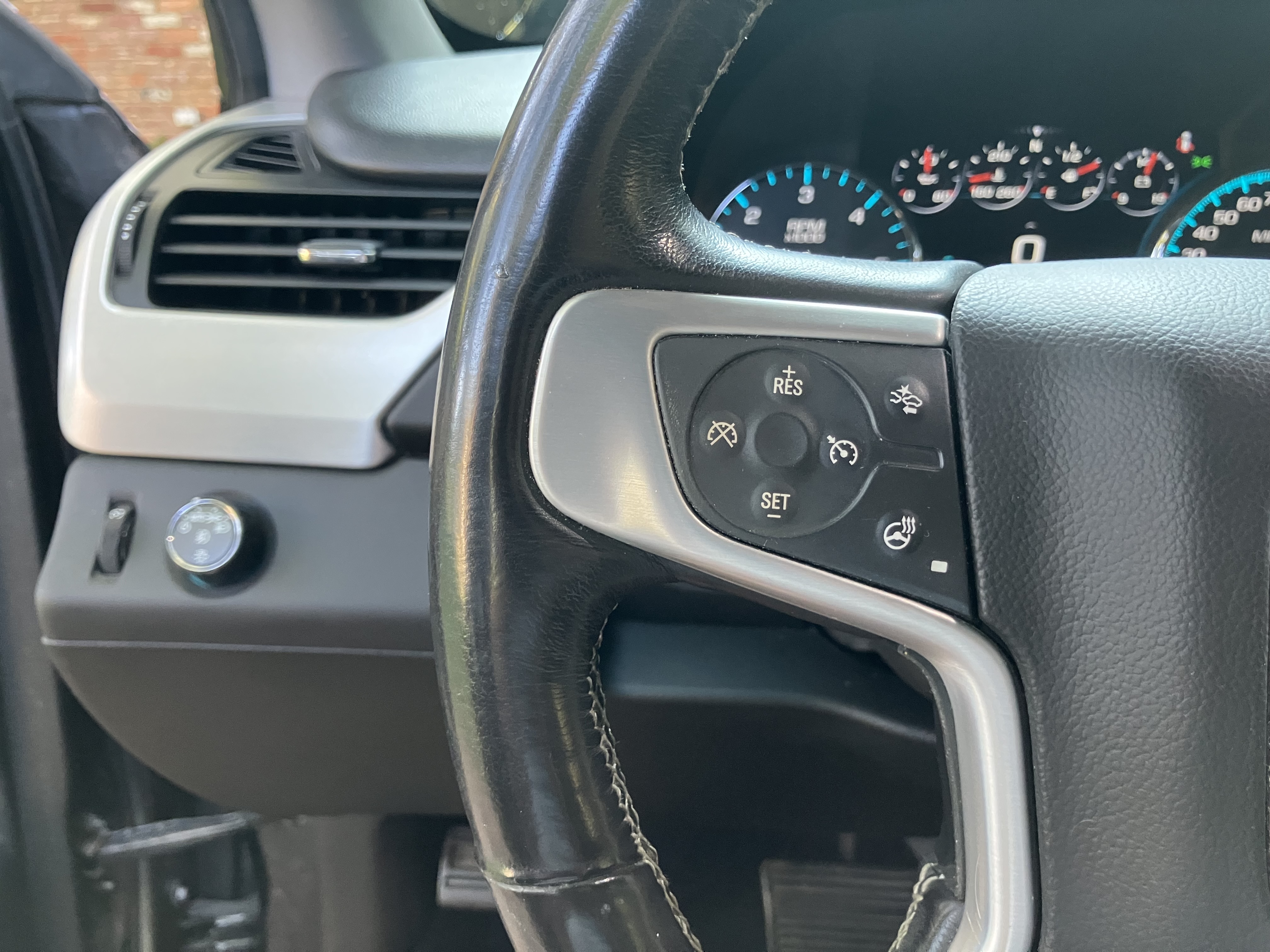 Used 2017 GMC Yukon SLT RWD image 8