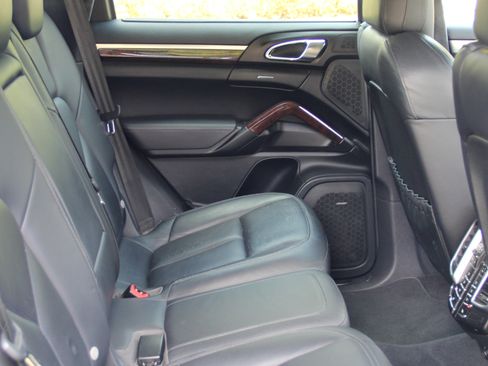 Used 2014 Porsche Cayenne AWD/4WD image 18