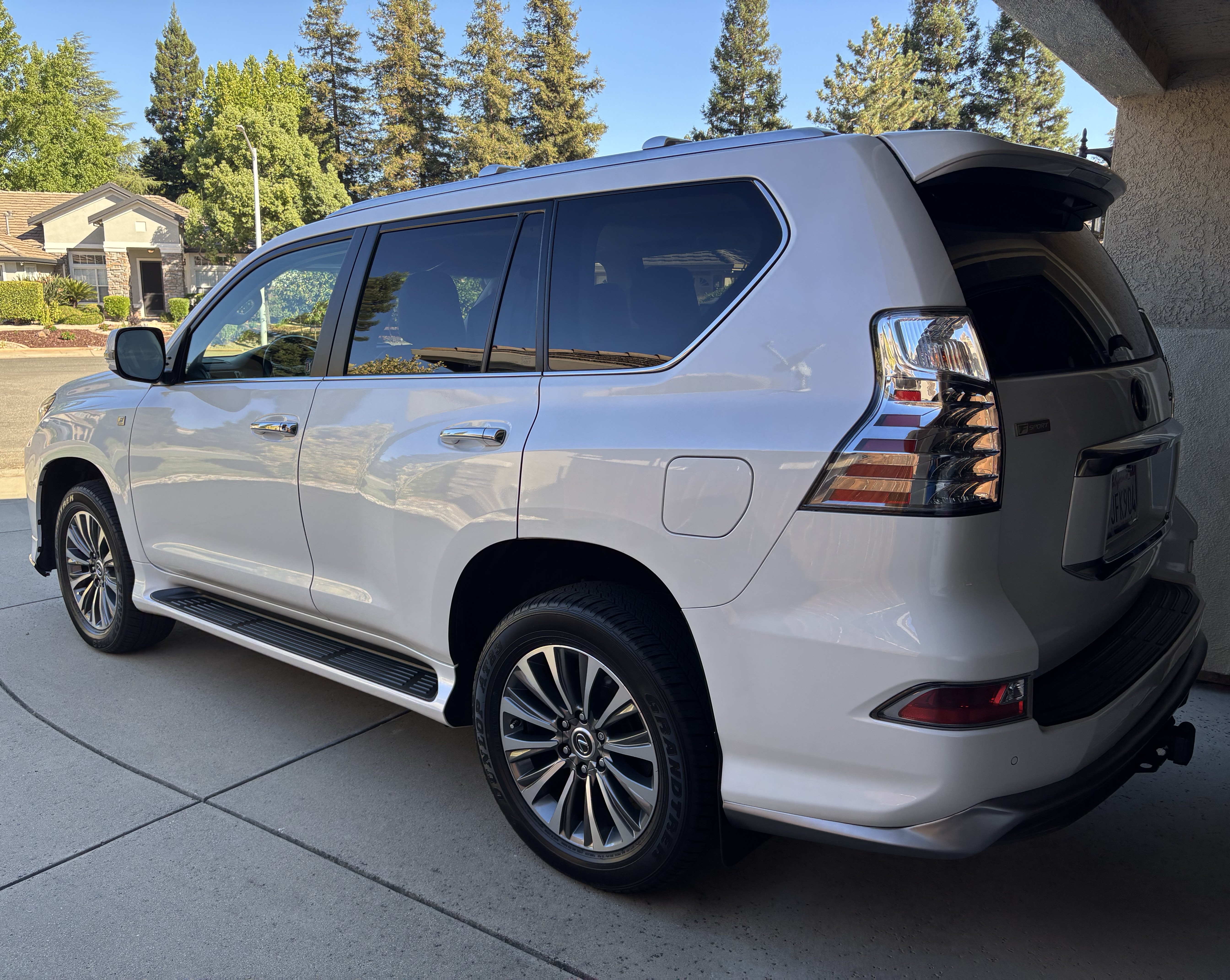 Used 2020 Lexus GX 460 Luxury w/ Accessory Package AWD/4WD image 6